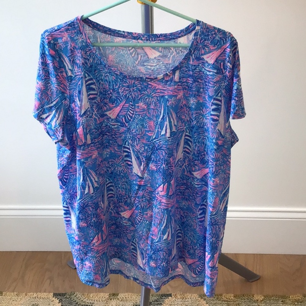 Lilly Pulitzer Blue and Purple Graphic Short Sleeve Tee